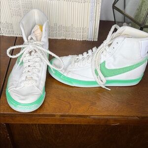 Nike Mid Blazer 77 green fade